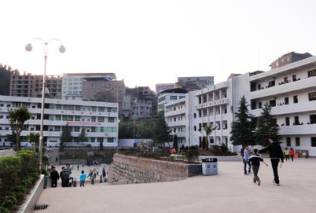 巴中市巴州區(qū)化成職業(yè)中學(xué)校