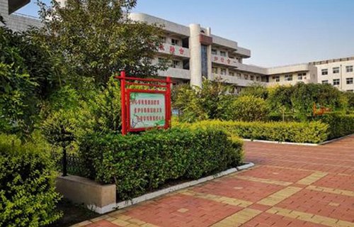 貴港市紅星藝術職業(yè)技術學校