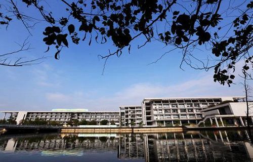 東莞華粵職業(yè)技術(shù)學(xué)校