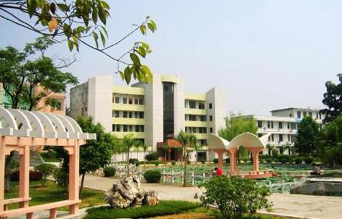 賀州市汽車專修職業(yè)技術(shù)學(xué)校