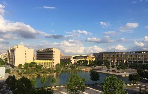 玉林市商務(wù)學(xué)校