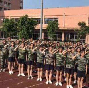 重慶龍門(mén)浩職業(yè)中學(xué)校