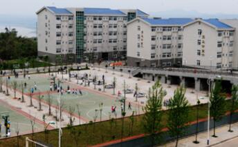 重慶工商學(xué)校