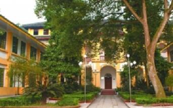 重慶工商學(xué)校