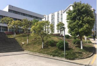 重慶萬州三峽服裝藝術(shù)學(xué)校