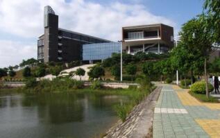 重慶輕工業(yè)技工學(xué)校