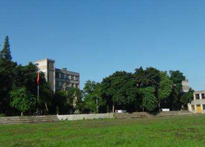 瀘州市財經(jīng)學校