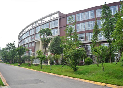 瀘州電子機械學校