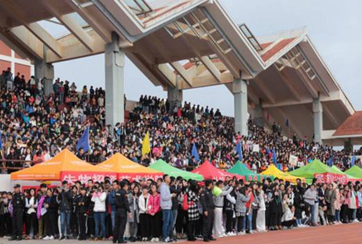 云南民族大學(xué)附屬中學(xué)