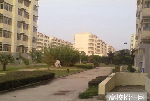 貴州工商職業(yè)學(xué)院中專