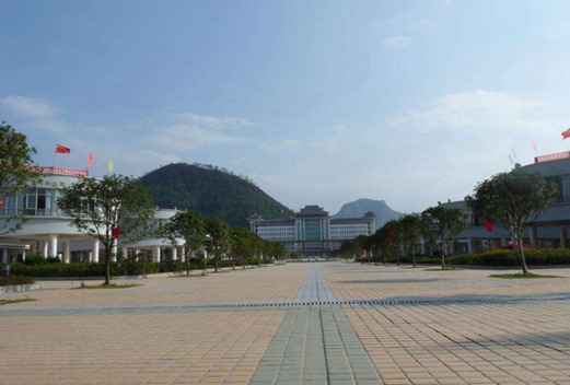 凱里學(xué)院附屬中學(xué)