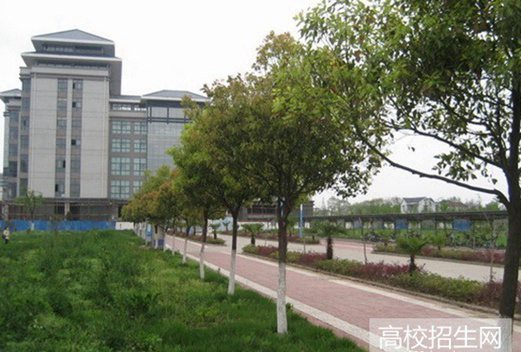 四川省巴中師范學校