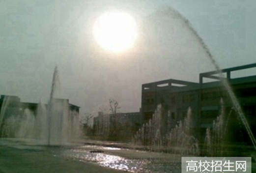 成都華夏旅游商務(wù)學(xué)校