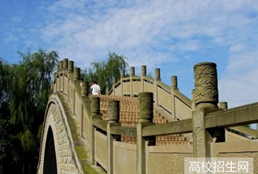 成都農(nóng)業(yè)科技職業(yè)學(xué)院