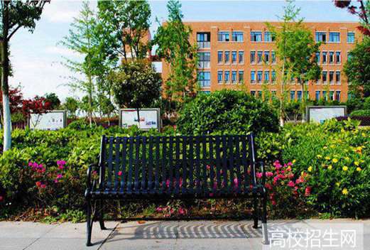 成都德圣中等職業(yè)學(xué)校