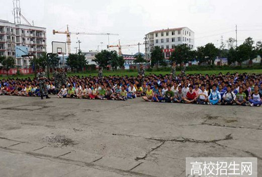 四川慧明中等專業(yè)學校