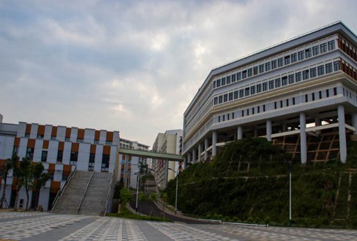 云南三鑫職業(yè)技術(shù)學(xué)院