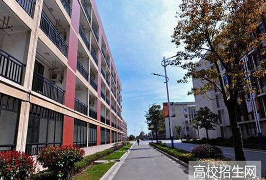 廣安大川鐵路運輸學(xué)校