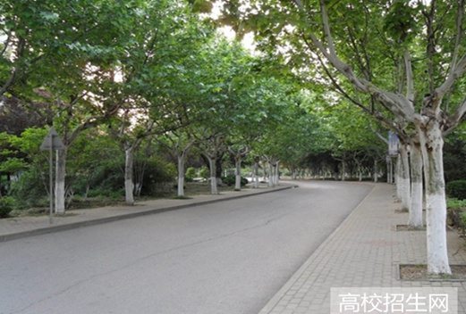 貴州民族大學(xué)中專部