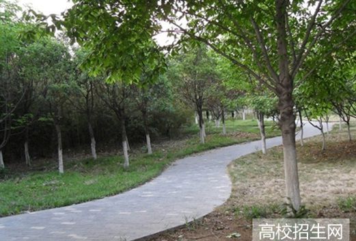 貴州民族大學(xué)中專部