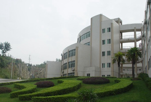 遵義醫(yī)學(xué)院醫(yī)學(xué)與科技學(xué)院成人教育學(xué)院