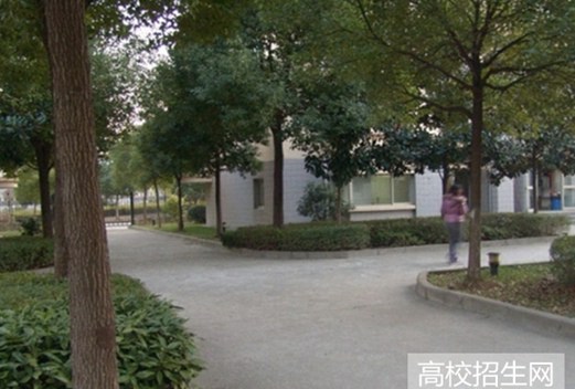 貴州大學(xué)附屬中學(xué)