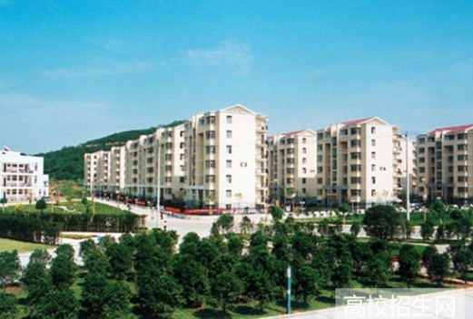 貴州大學(xué)附屬中學(xué)