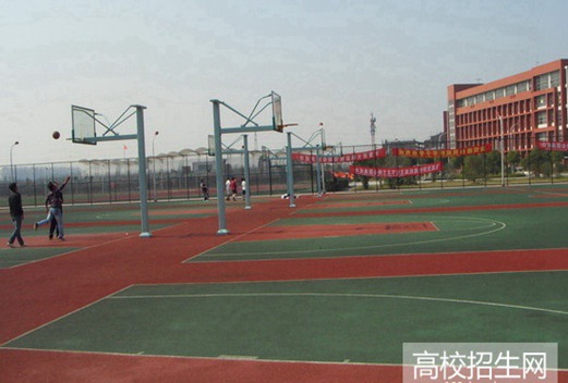 瀘州工業(yè)技工學校