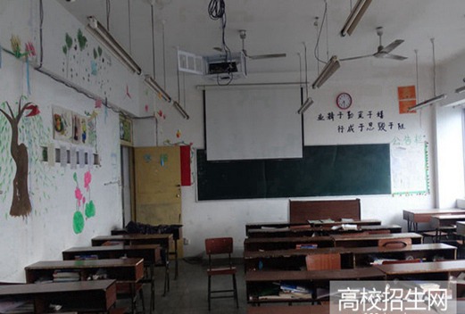 成都實(shí)用工程技術(shù)學(xué)校