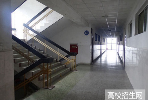 成都實(shí)用工程技術(shù)學(xué)校