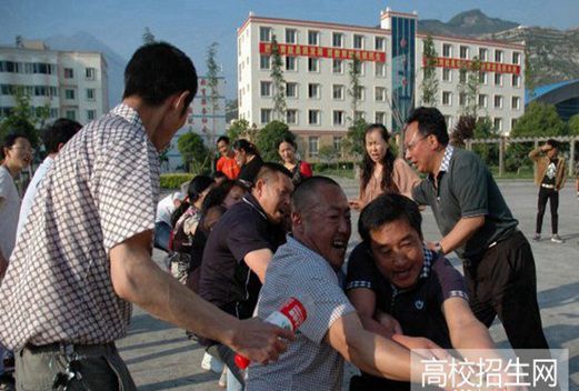 阿壩州中等職業(yè)技術(shù)學(xué)校