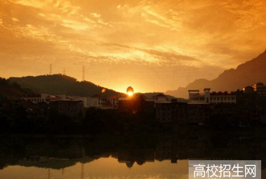 內(nèi)江科技開發(fā)學(xué)校