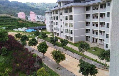 金平縣職業(yè)高級(jí)中學(xué)