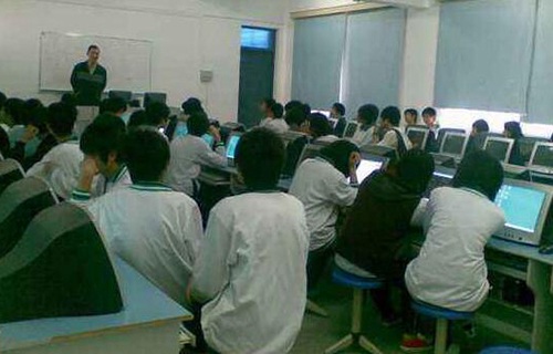 云南商務(wù)職業(yè)學(xué)院中專部