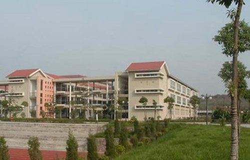 南京醫(yī)藥中等專業(yè)學(xué)校