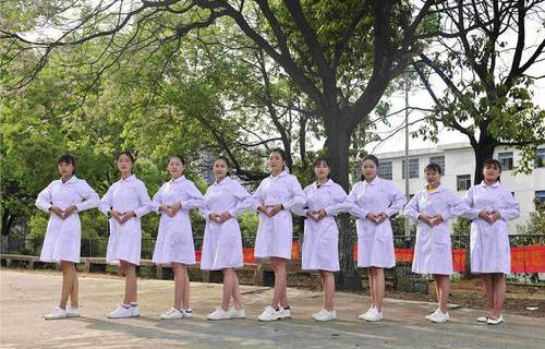 南京醫(yī)藥中等專業(yè)學(xué)校