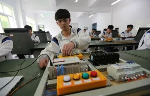 彌渡縣職業(yè)高級(jí)中學(xué)