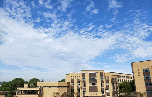 江蘇揚(yáng)中中等專(zhuān)業(yè)學(xué)校