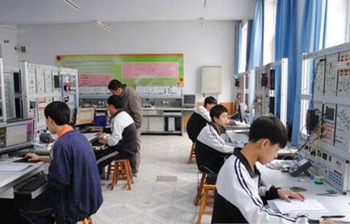 武定縣高級職業(yè)中學