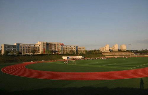 鎮(zhèn)雄縣職業(yè)高級中學(xué)