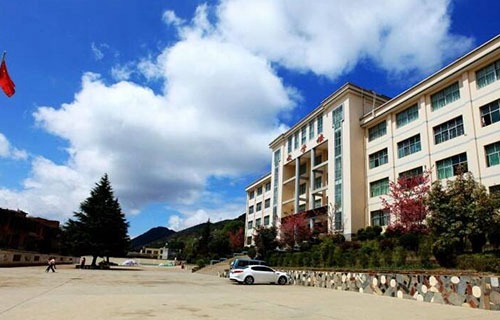 魯?shù)榭h職業(yè)技術(shù)學(xué)校