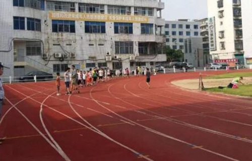 通?？h少年兒童業(yè)余體育學校