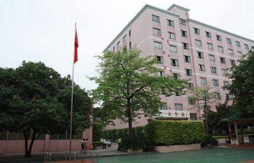 麗江市古城區(qū)農(nóng)業(yè)機(jī)械化技術(shù)學(xué)校