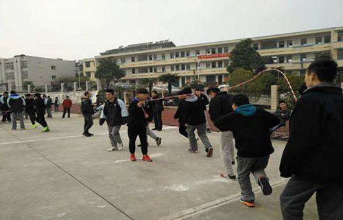 南京新港中等專(zhuān)業(yè)學(xué)校