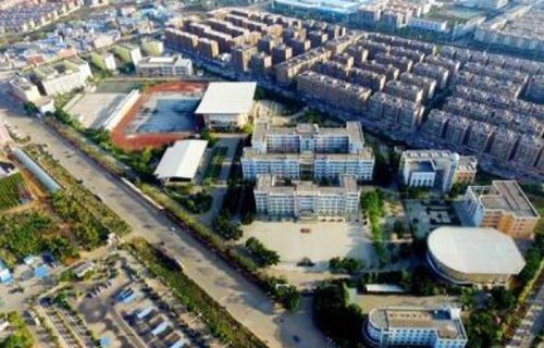 蒙自第一高級(jí)中學(xué)