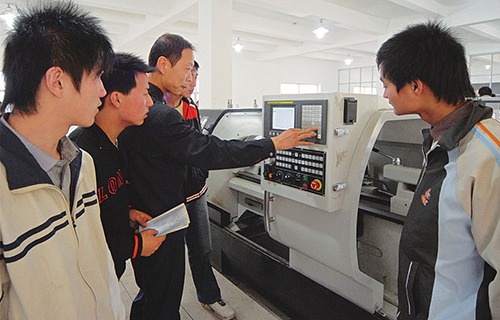 江蘇泰興技工學(xué)校