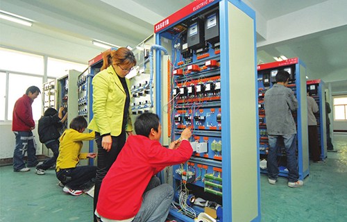 江蘇泰興技工學(xué)校