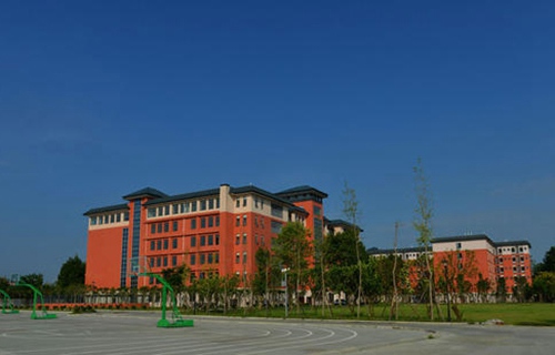 麻栗坡縣龔如心民族職業(yè)中心