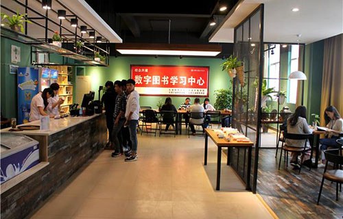 玉溪工業(yè)財(cái)貿(mào)學(xué)校