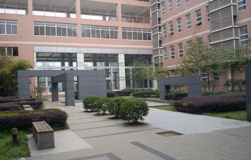 尋甸縣農(nóng)業(yè)機(jī)械技術(shù)學(xué)校